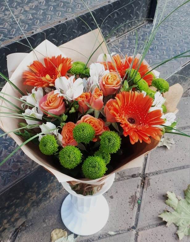 Букет цветов из: Герберы, Хризантемы, Альстромерии и Розы в городе Мыски