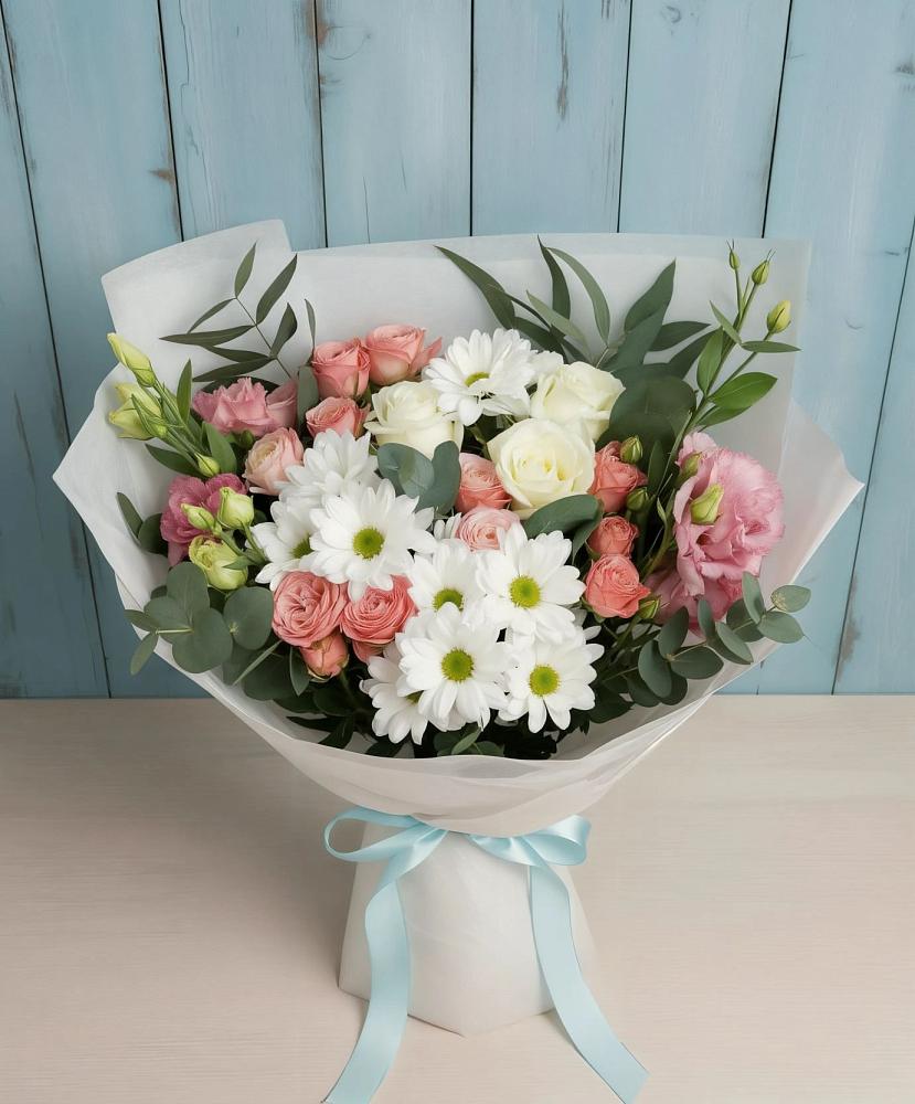 Букет цветов из: Розы, Лизиантусы и Хризантемы в городе Мыски