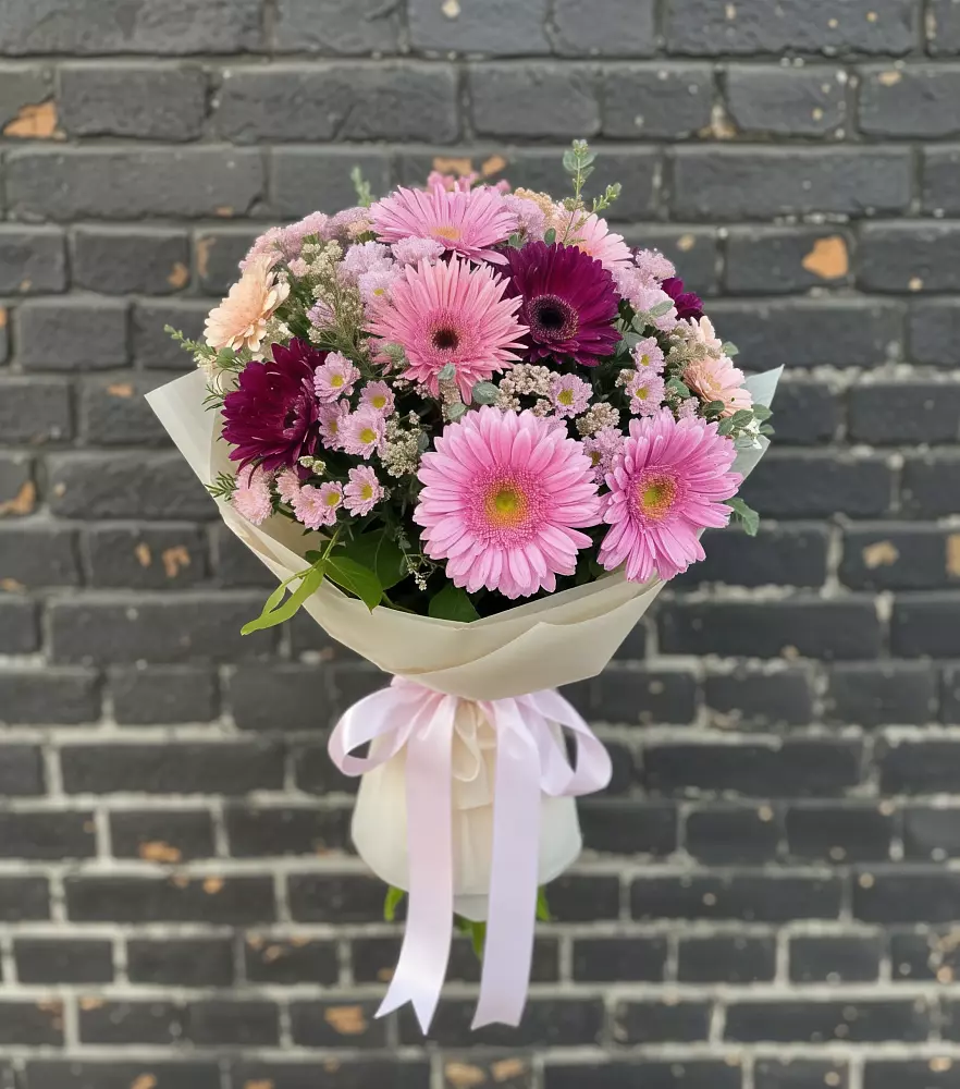 Букет цветов из: Герберы и Хризантемы в городе Мыски