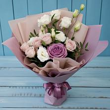 Букет цветов из:  Розы и Лизиантусы в городе Мыски
