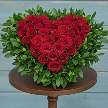 Цветочная композиция из Розы в виде сердца в городе Мыски