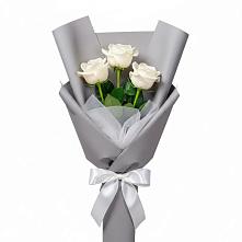 Букет 3 белые розы в городе Мыски