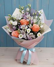 Букет цветов из:  Лизиантусы, Розы, Альстромерии и Гипсофила в городе Мыски