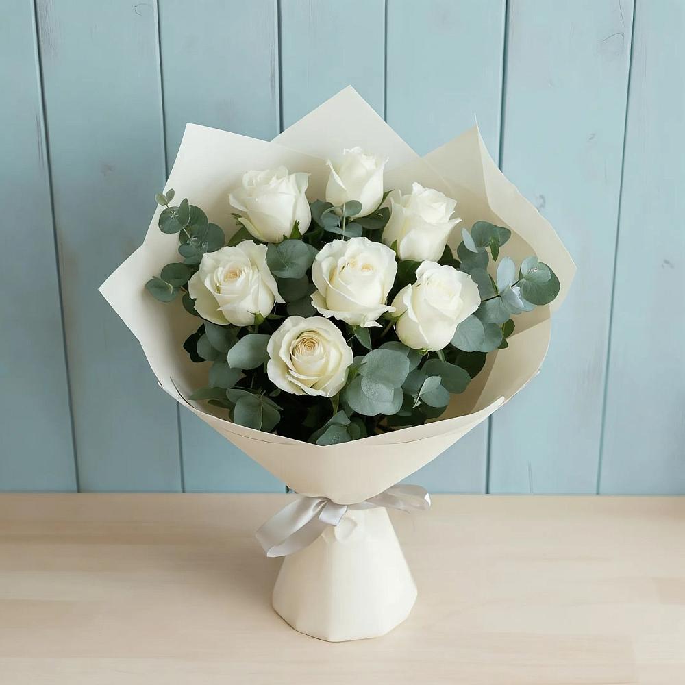 Букет Белые розы в Эвкалипте в городе Мыски