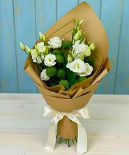 Букет цветов из:  Хризантемы и Лизиантусы в городе Мыски