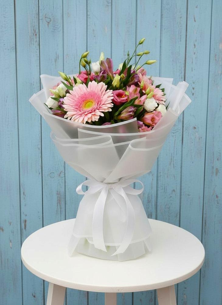 Букет цветов из: Герберы, Альстромерии и Лизиантусы в городе Мыски