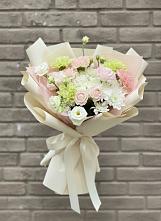 Букет цветов из:  Гвоздики, Розы, Лизиантусы и Хризантемы в городе Мыски