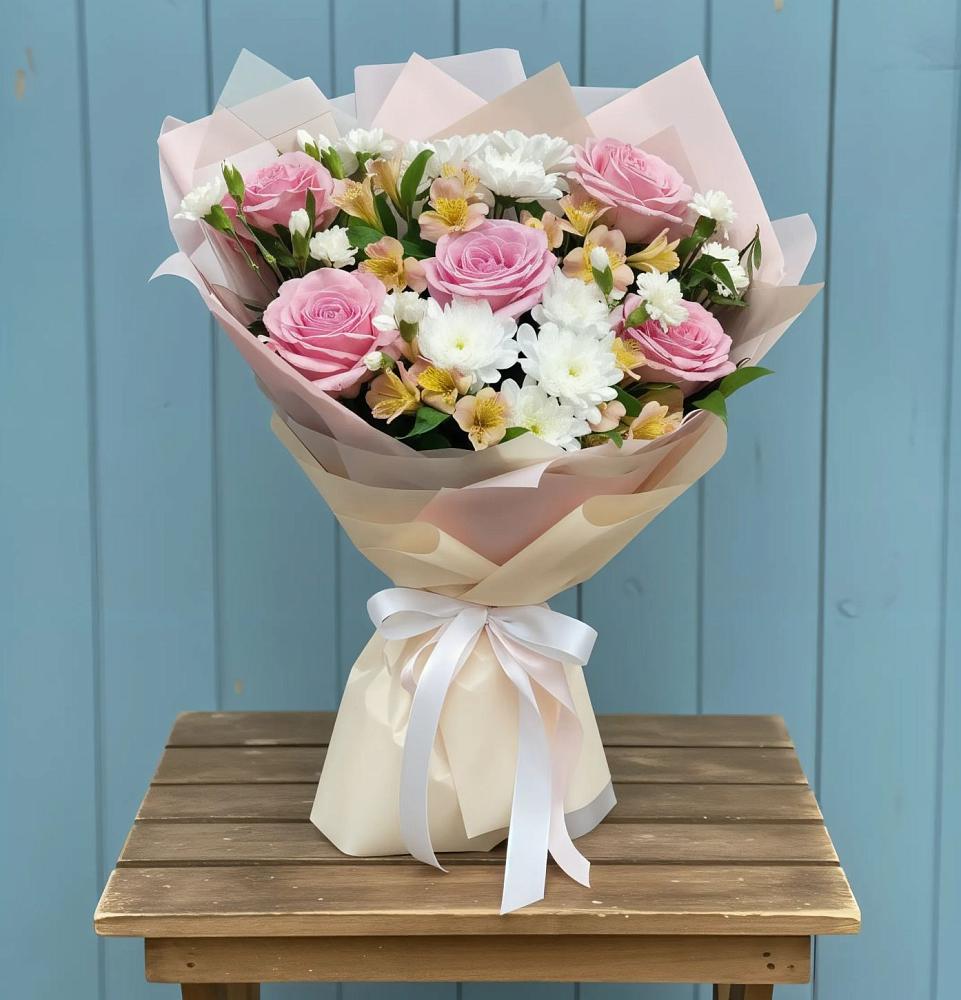 Букет цветов из: Гвоздики, Орхидеи и Розы в городе Мыски