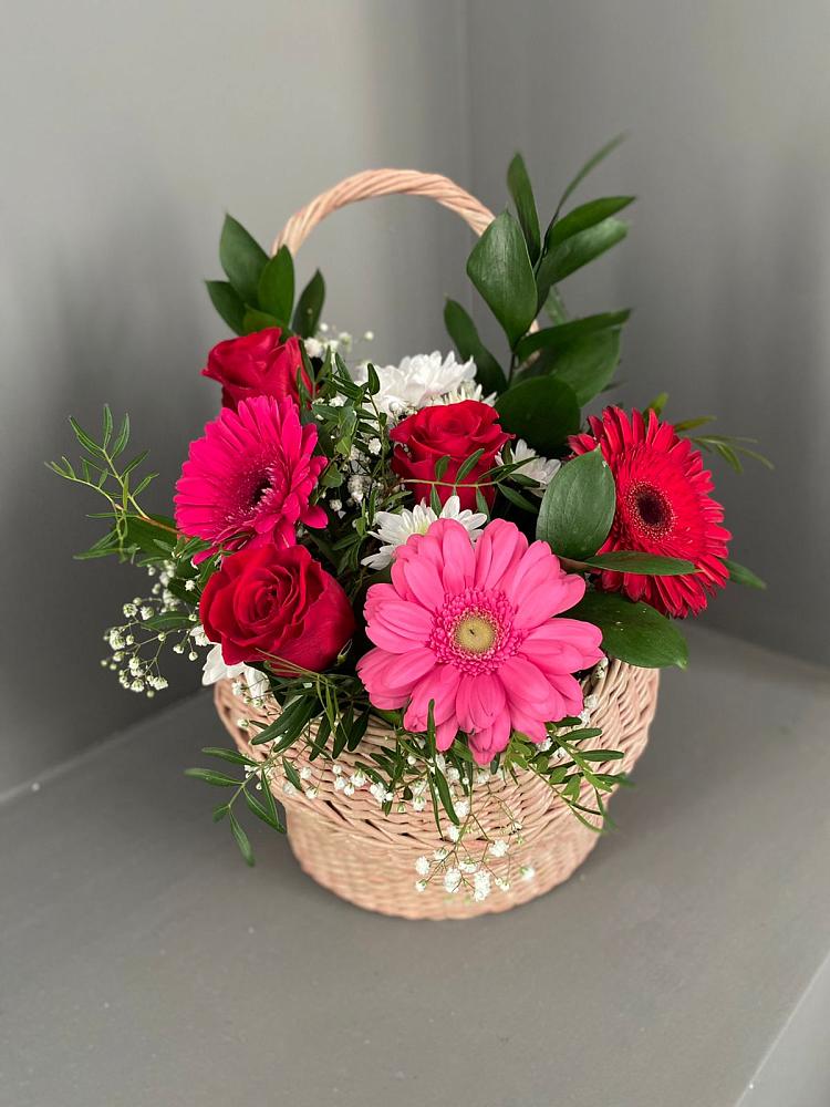 Цветочная композиция из Розы, Хризантемы и Герберы в корзине в городе Мыски