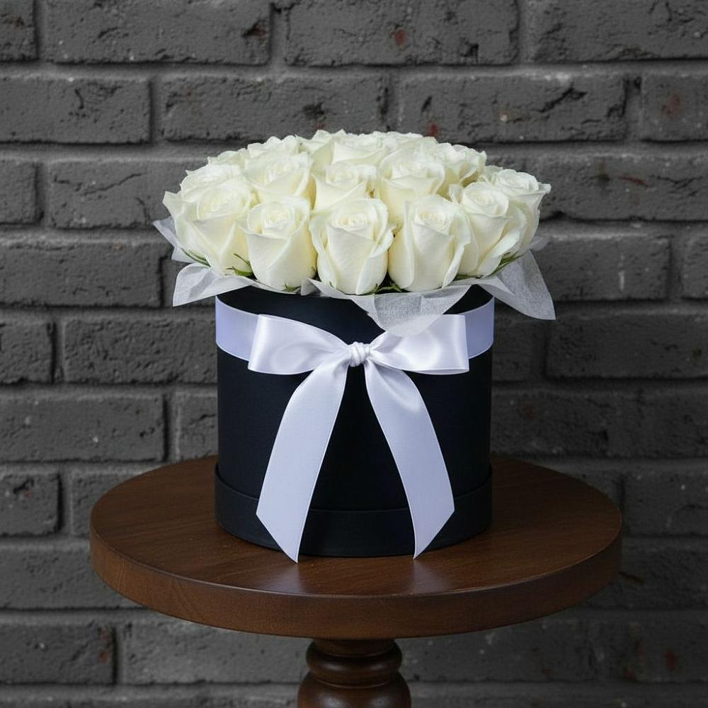 Цветочная композиция из Розы в шляпной коробке в городе Мыски