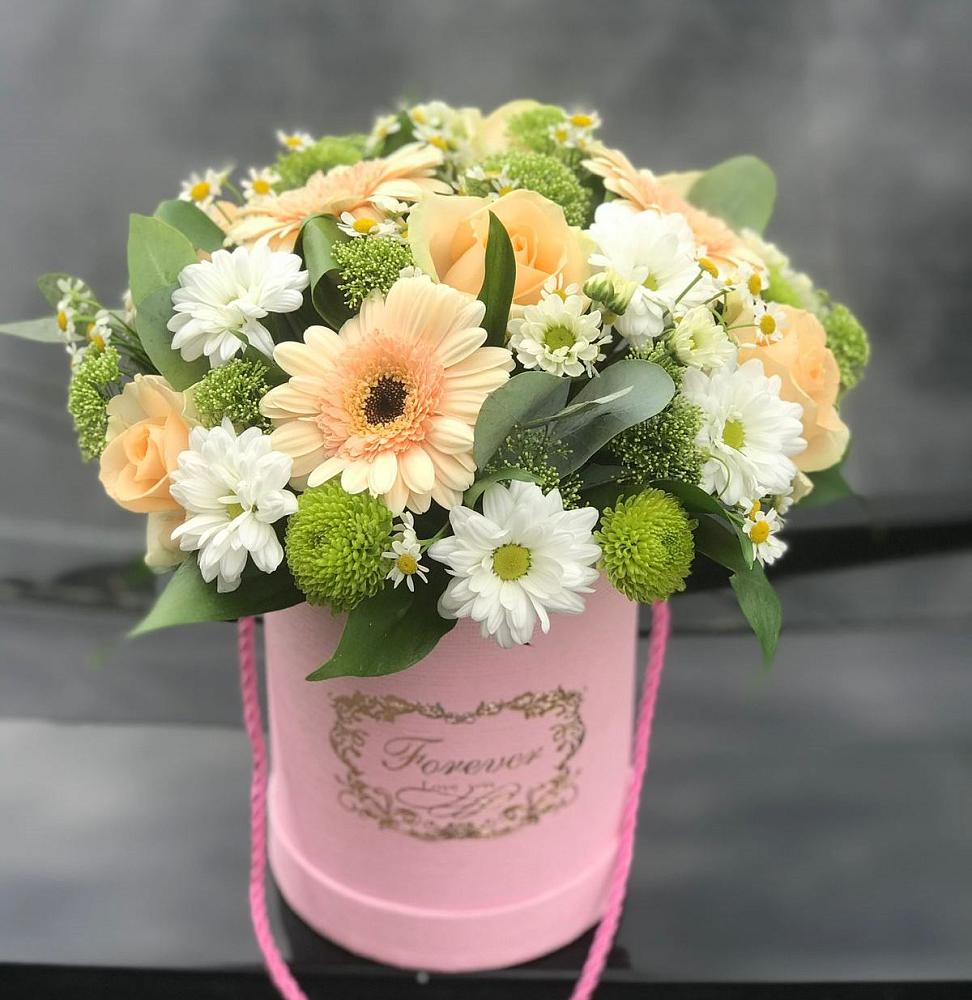 Цветочная композиция из Розы, Герберы и Хризантемы в шляпной коробке в городе Мыски