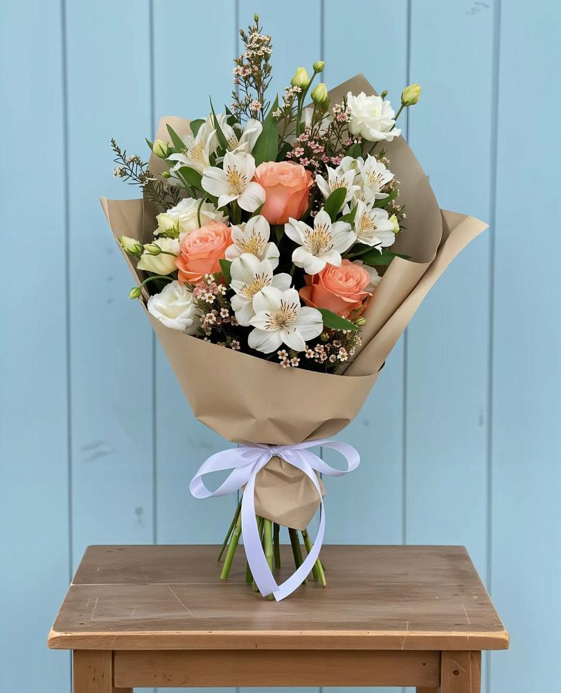 Букет цветов из: Альстромерии, Лизиантусы, Розы и Хризантемы в городе Мыски